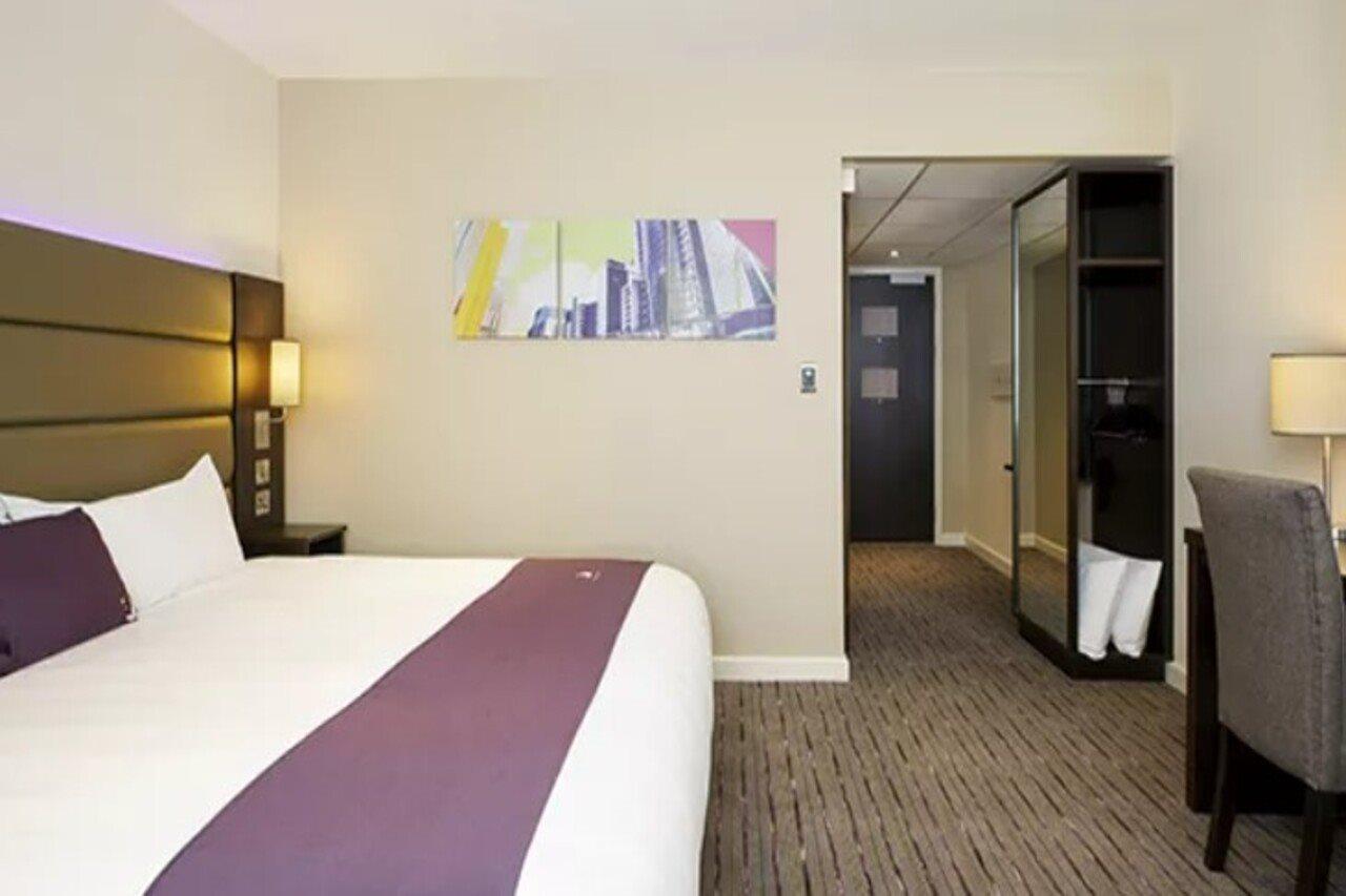 Premier Inn Ware Exterior foto